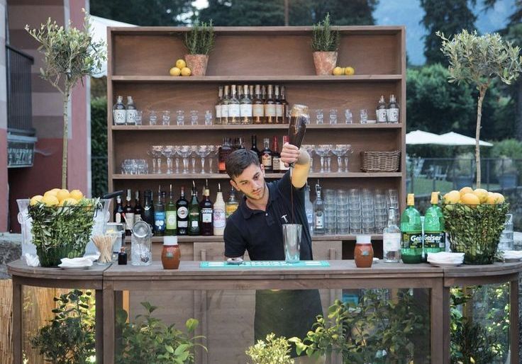 Why a Bar Manager Is One of the Most Underrated Roles at Your Wedding